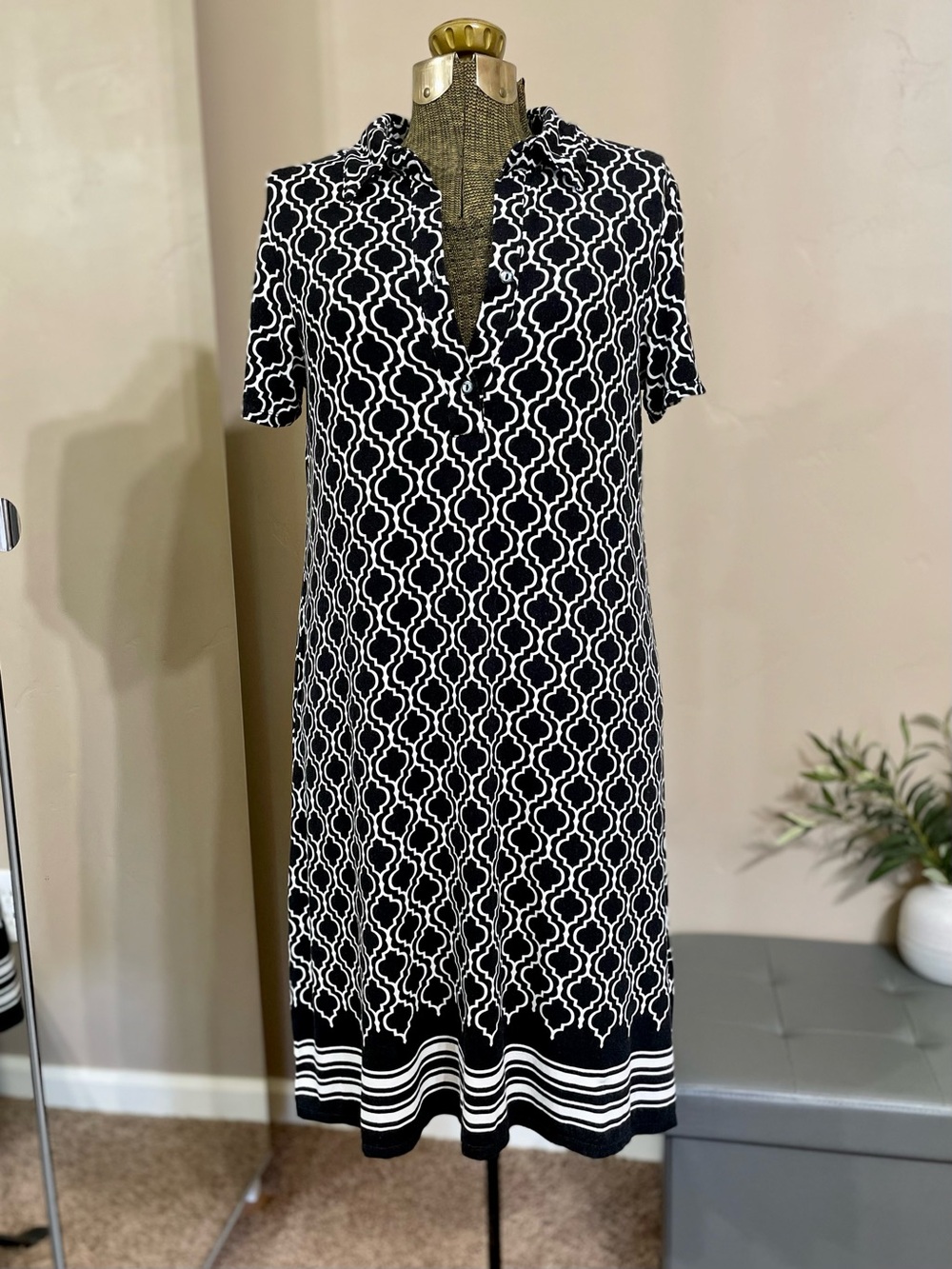 Max Studio Black White Geometric Casual Shirt Dress Rayon Collared Lounge Resort